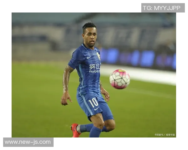 从贫民窟走出的足球明星如何改变命运与社会的故事 从贫民窟走出的足球明星如何改变命运与社会的故事