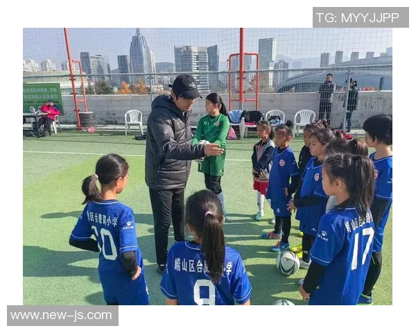 来村超的足球明星们如何在绿茵场上书写传奇与梦想